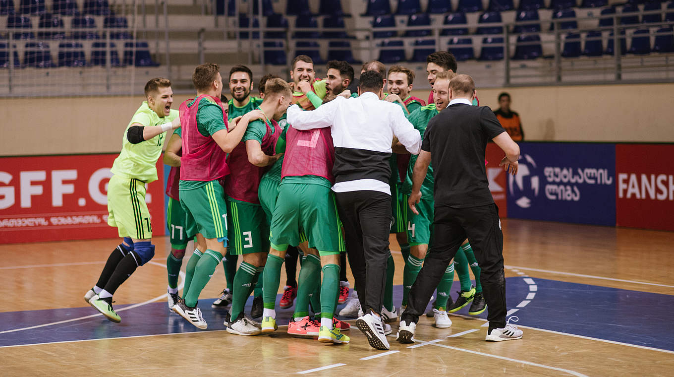 Großer Jubel in Tiflis: Deutschlands Futsalspieler machen den nächsten Schritt © Luke Wolfgarten