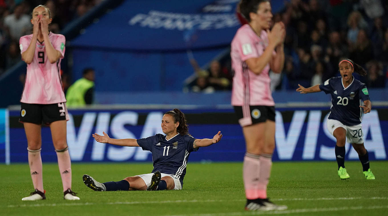 Remis in letzter Sekunde: Argentinien macht gegen Schottland ein 0:3 wett © AFP/Getty Images