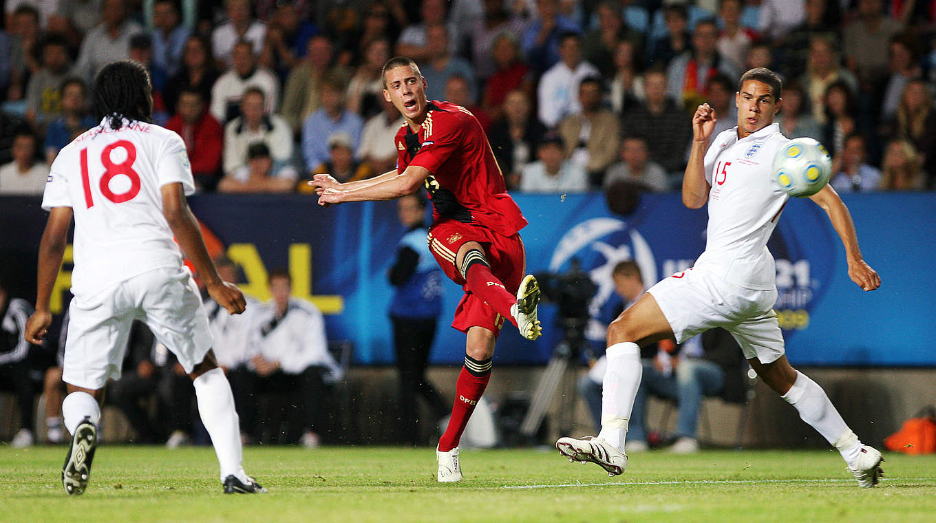 Traf im Endspiel gegen England gleich doppelt: Stürmer Sandro Wagner (M.) © Getty Images