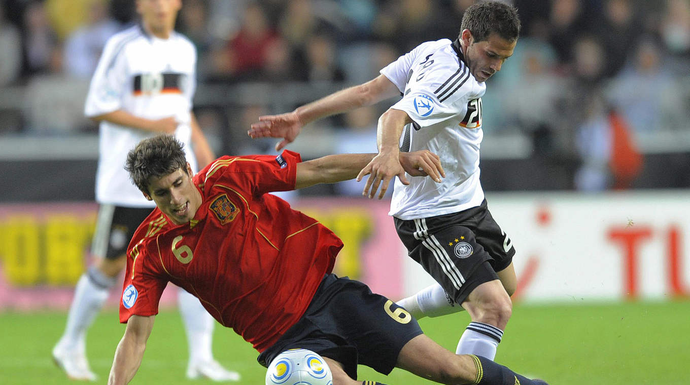 Begegneten sich bei der EURO 2009 und in der Bundesliga: Martinez (l.) und Castro © Getty Images