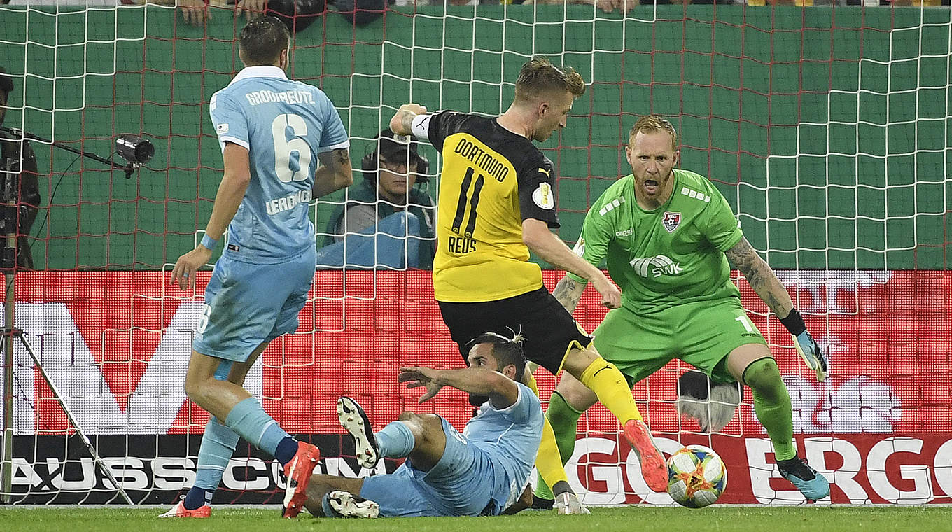 Bricht den Bann für die Borussia: Nationalspieler Reus (2.v.r.) trifft zur Führung © Getty Images