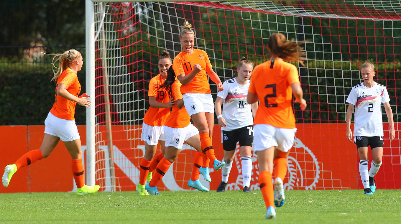 Oranje jubelt: Kirsten van de Westeringh (Nr. 11) feiert in der 19. Minute ihren Treffer © 2019 Getty Images