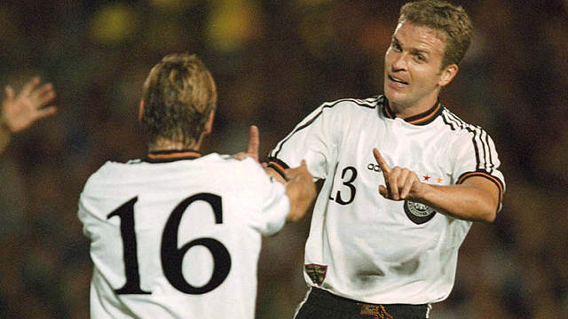 Schnellster lupenreiner Hattrick: Bierhoff (r.) trifft 1997 binnen sechs Minuten dreimal © Bongarts