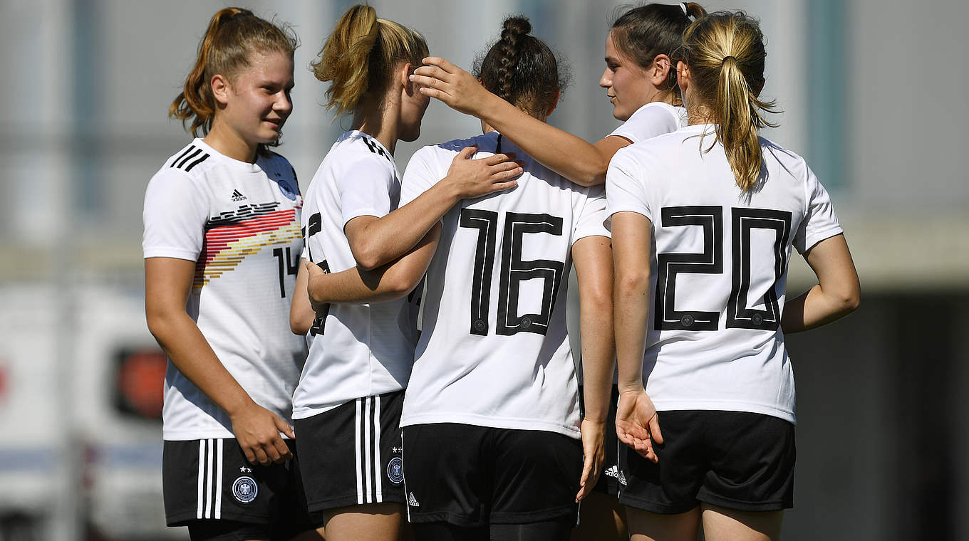 Liegt nach zwei Spielen punktgleich mit Portugal auf Platz zwei: die deutsche U 19 © 2019 Getty Images