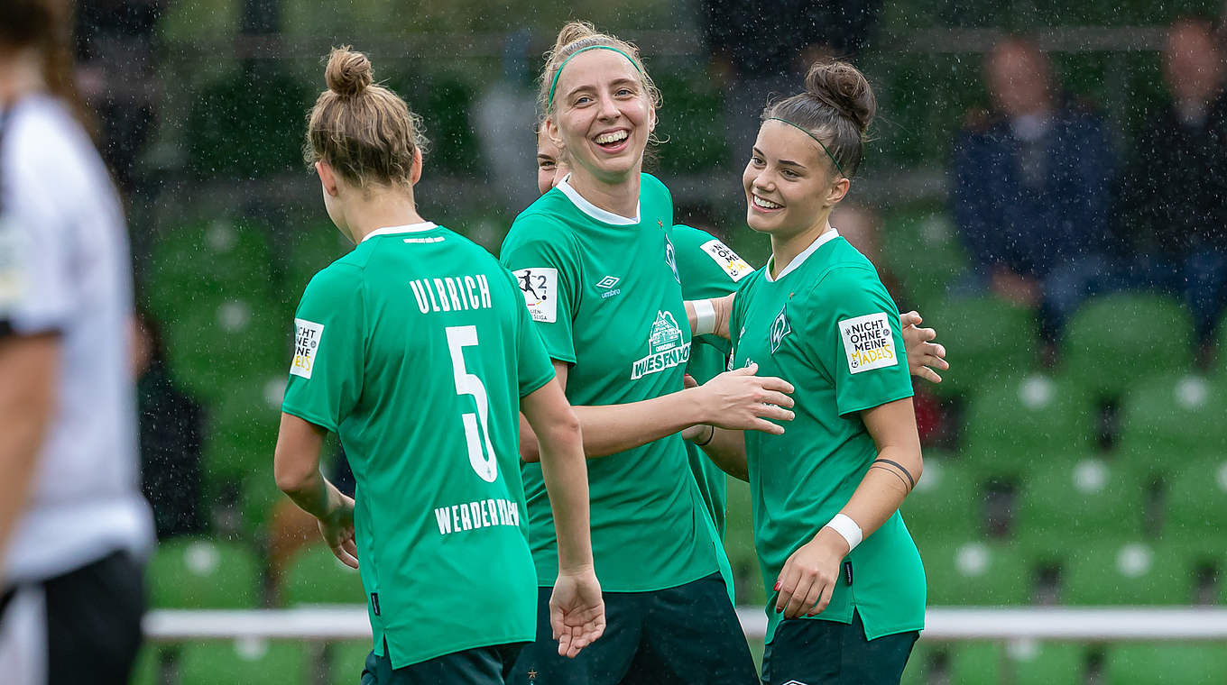 Selina Cerci (r.): "Beim SV Werder ist alles sehr familiär" © imago images/foto2press
