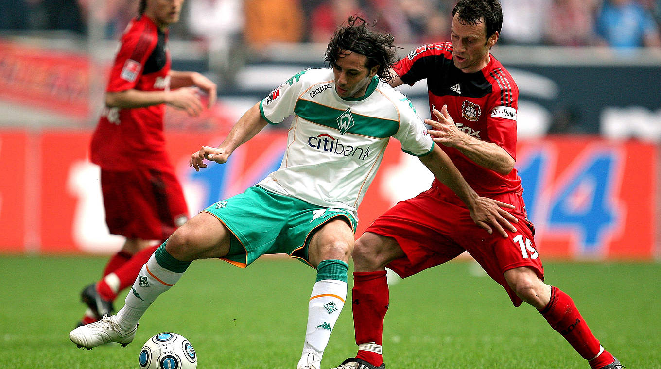 Gibt die Erfahrung aus 201 Bundesligaspielen weiter: Thomas Zdebel (r.) © 2009 Getty Images