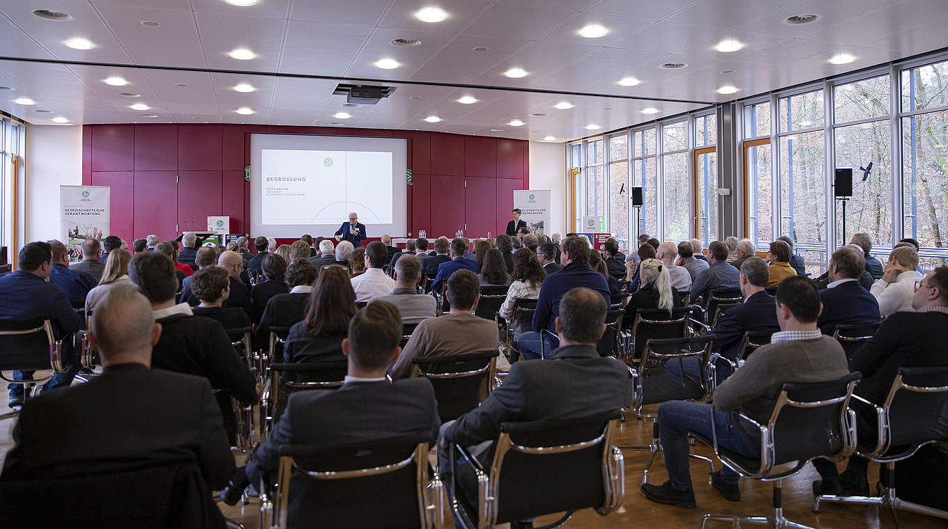 120 Teilnehmer in Frankfurt: die Jahreskonferenz "Gesellschaftliche Verantwortung" © Thomas Boecker/DFB