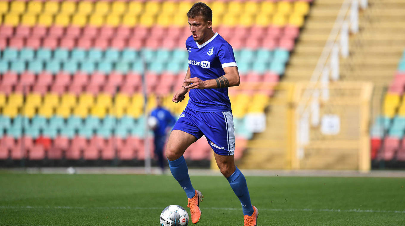 Torjägerkanone Uzan erhöht auf zwölf Treffer DFB Deutscher