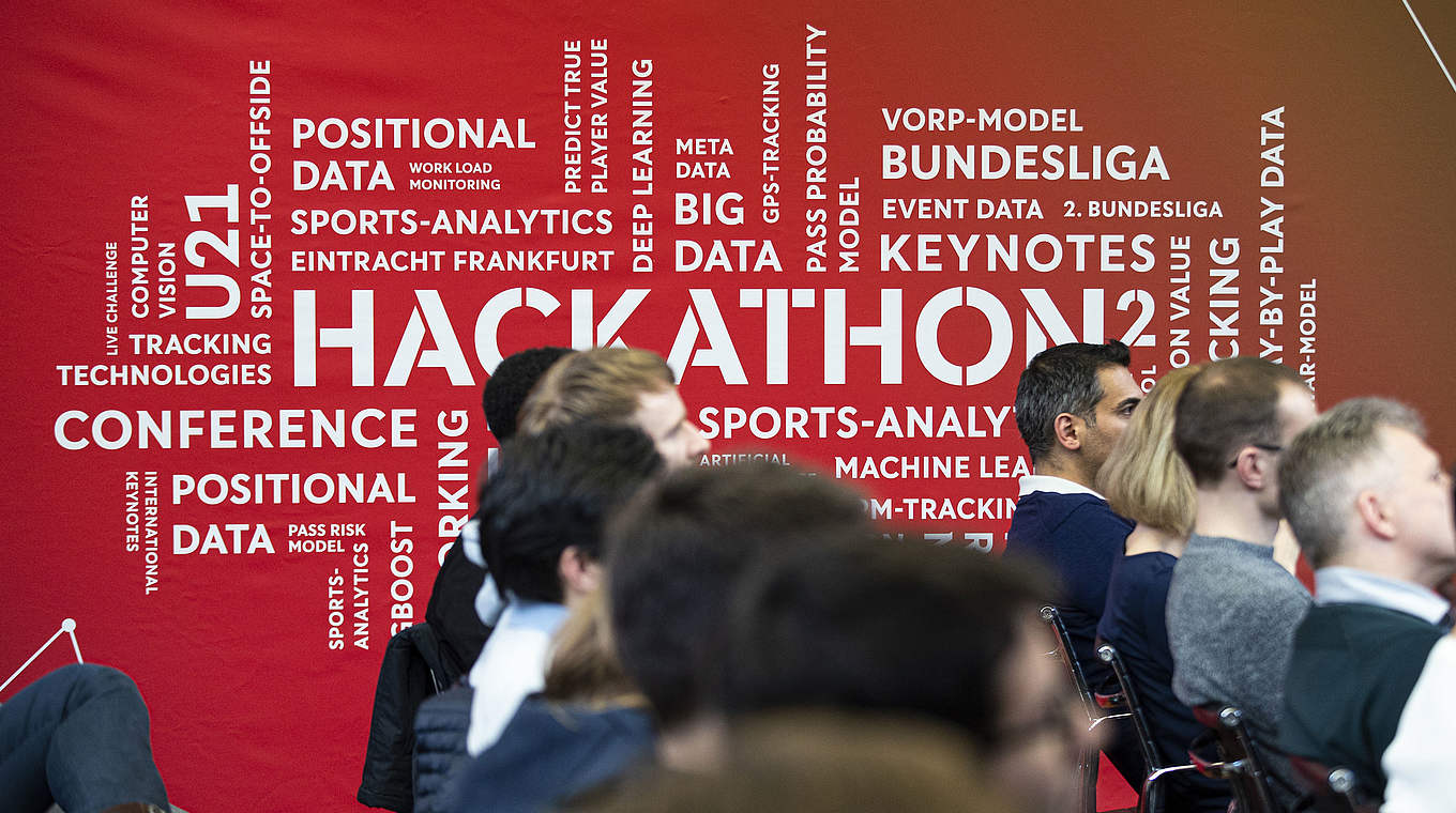 Zwei Welten beim 2. Hackathon: Informatik und Mathematik treffen auf Fußballpraxis © DFB/Thomas Böcker