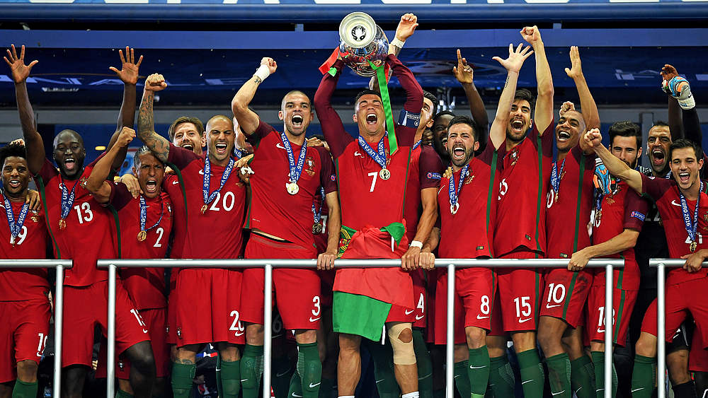 Nach dem Finalsieg gegen Frankreich am Ziel der Träume: Portugal © 2016 Getty Images