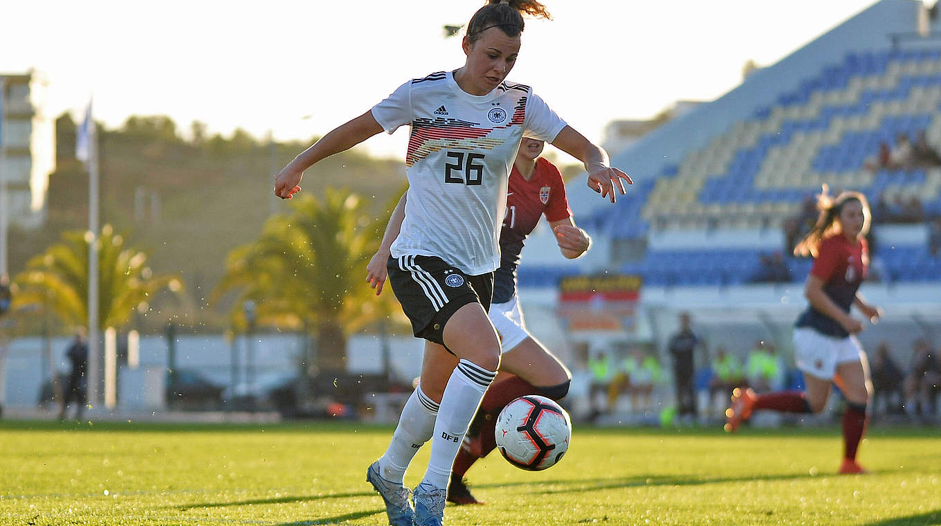 Lena Lattwein: "Das Spiel gegen Norwegen hat einfach nur Spaß gemacht" © imago images/foto2press