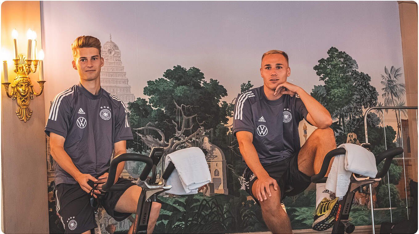 "Wir haben viel über die zweite Liga gesprochen": Kother und Krüger (v.l.) © DFB