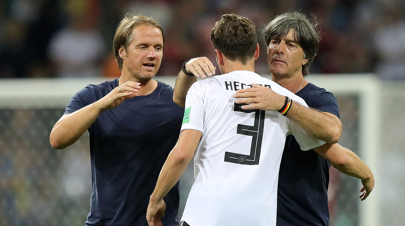 Bundestrainer Joachim Löw (r.) lobt Hector: "Auf ihn konnte ich mich immer verlassen" © Getty Images