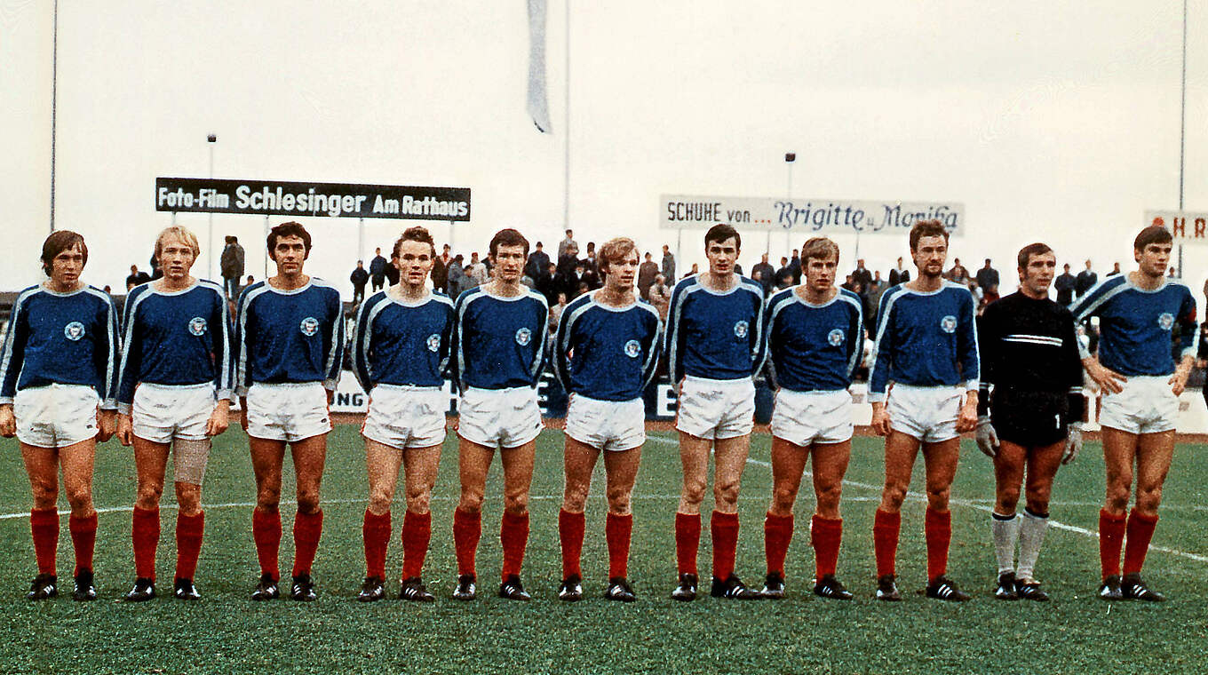 Der erste Streich: 1970 werfen unterklassige Kieler den VfB Stuttgart aus dem DFB-Pokal © imago