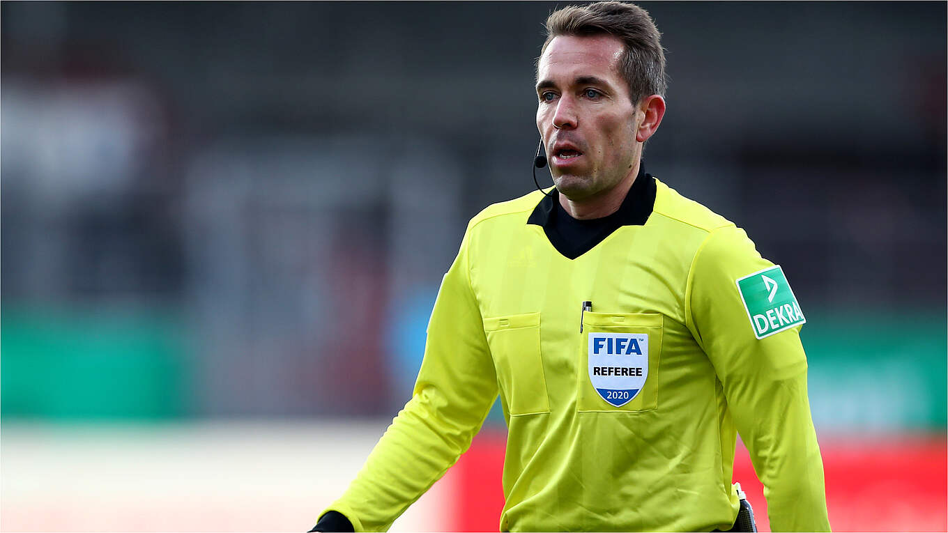 Pokal: Stieler pfeift Dortmund vs. Paderborn :: DFB ...