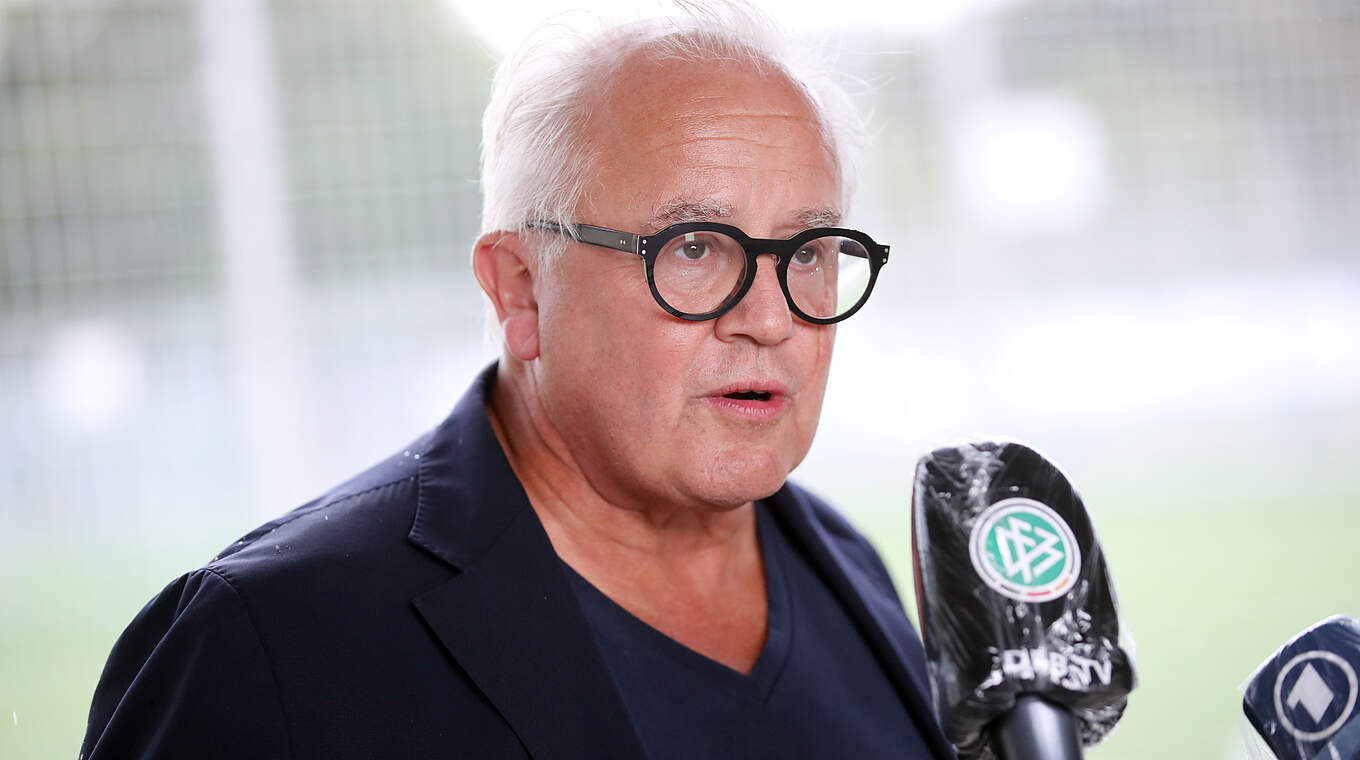 Keller gratuliert Bayern 