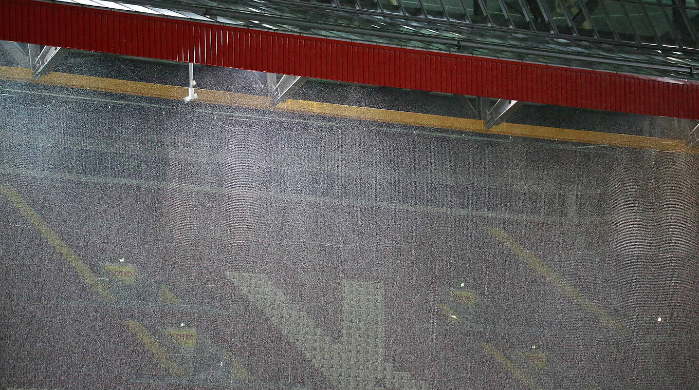 Starker Regen in Kaiserslautern: Kurzfristige Spielabsage in der 3. Liga © imago