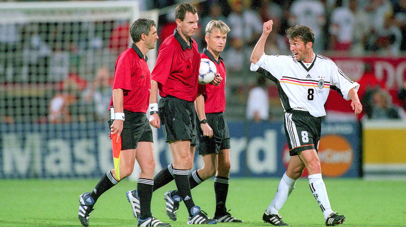 "Eine Frechheit": Matthäus kritisiert Schiedsrichter Pedersen nach dem WM-Aus 1998 © imago/Sven Simon