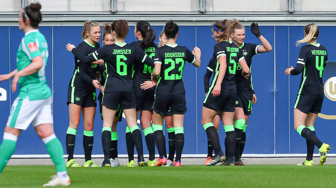 Halbfinalticket gelöst: Wolfsburg setzt sich klar gegen Bremen durch © Imago