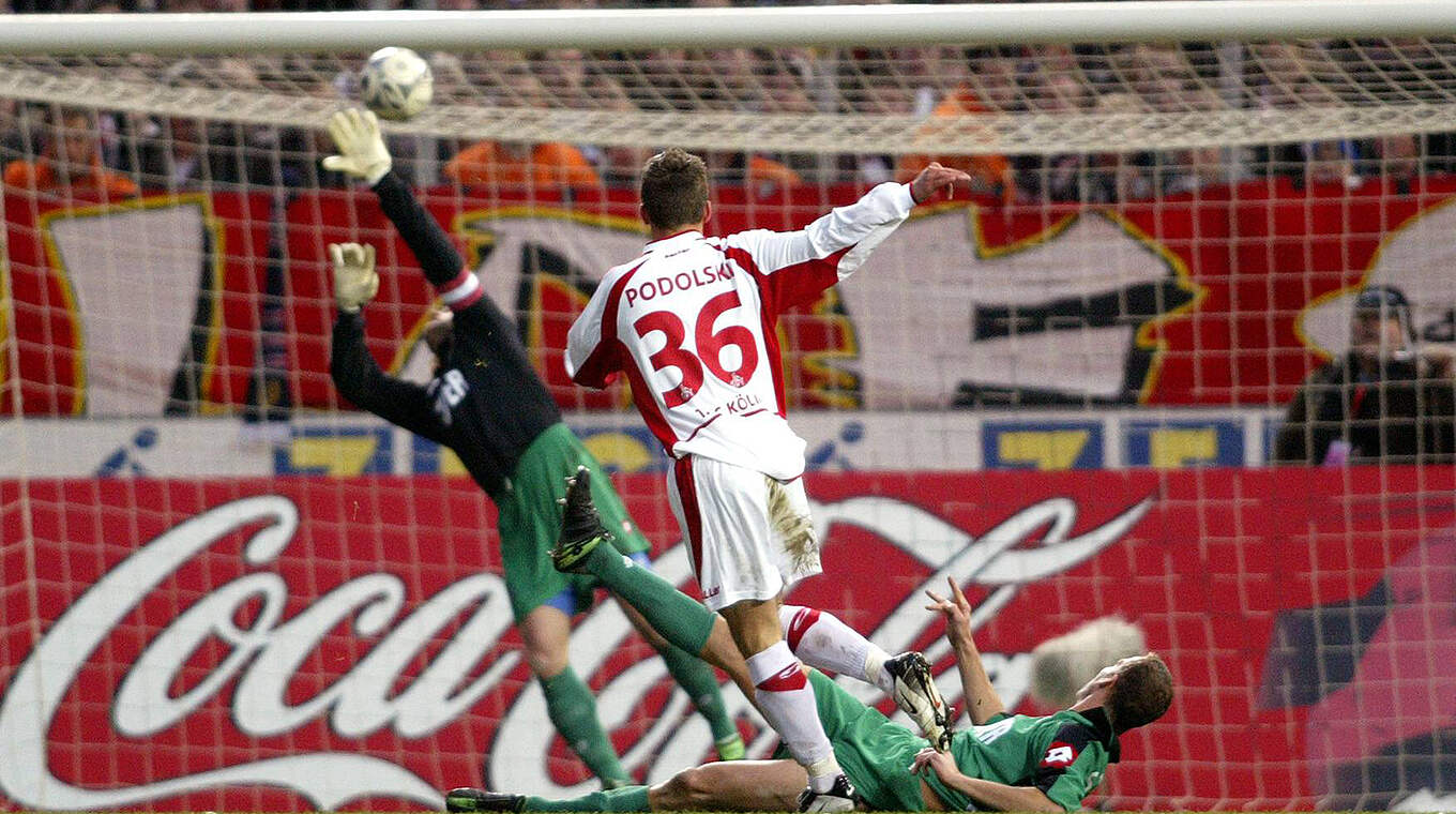 Podolskis erstes "Tor des Monats" 2004 gegen Gladbach: "Das werde ich nie vergessen" © Imago