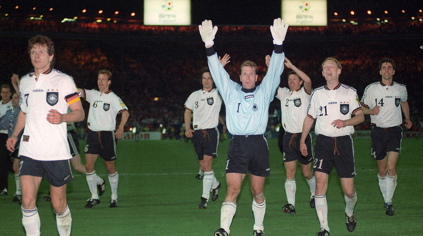 Riesenjubel in Wembley: Deutschland zieht gegen England ins EM-Finale 1996 ein © imago