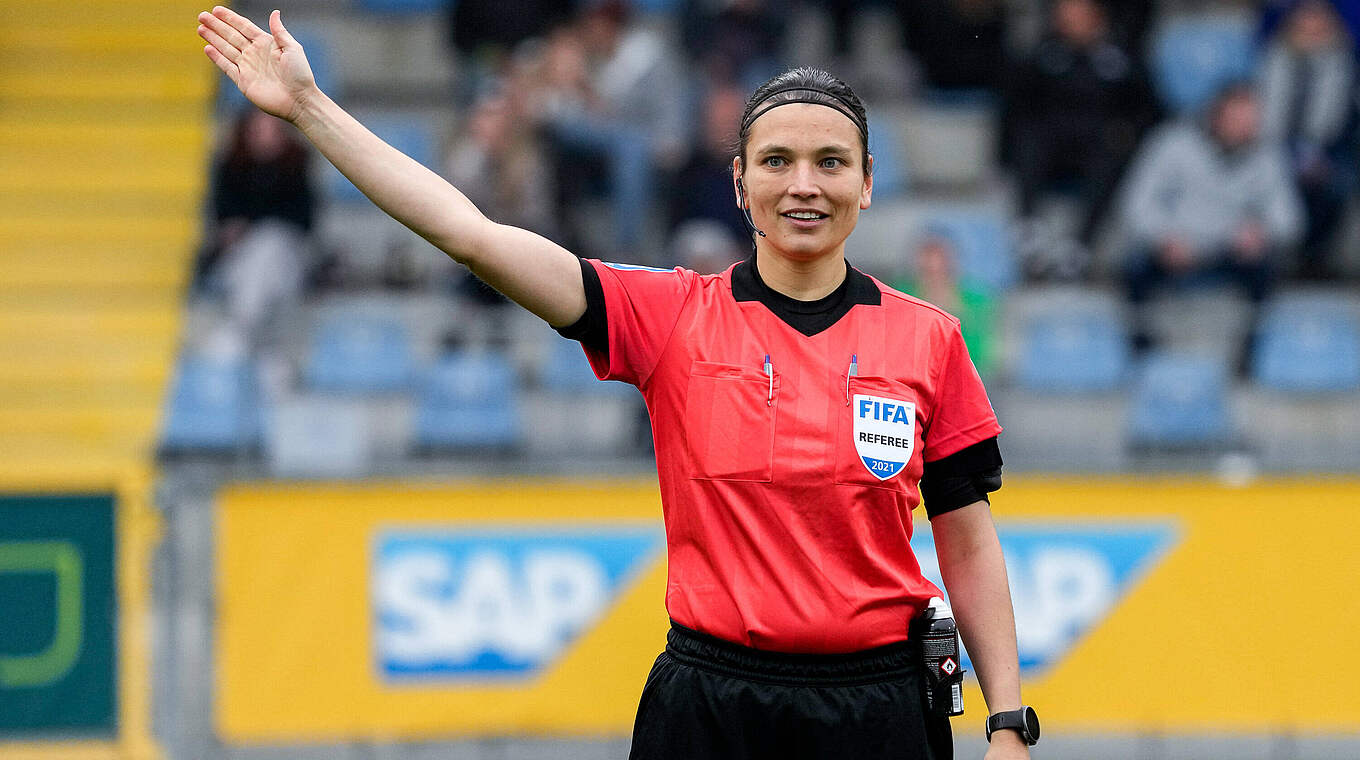 Erfahrung aus 99 Spielen in der Frauen-Bundesliga: Schiedsrichterin Angelika Söder © Imago