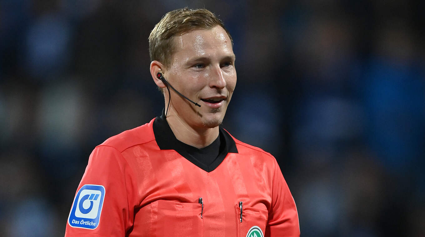 Martin Petersen pfeift BVB gegen Köln DFB Deutscher FußballBund e.V.