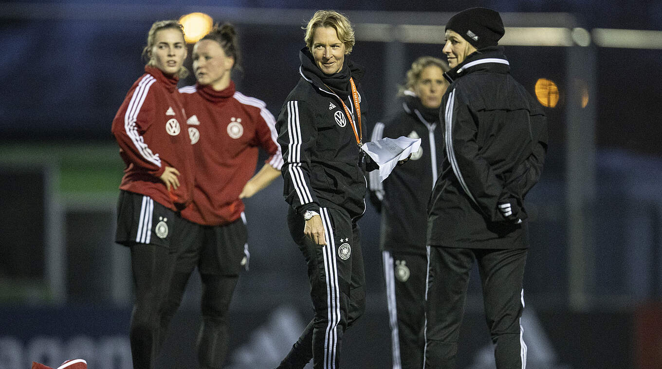 Martina Voss-Tecklenburg: "Die Stimmung ist gut, wir haben unheimlich gut trainiert" © DFB/Maja Hitij/Getty Images