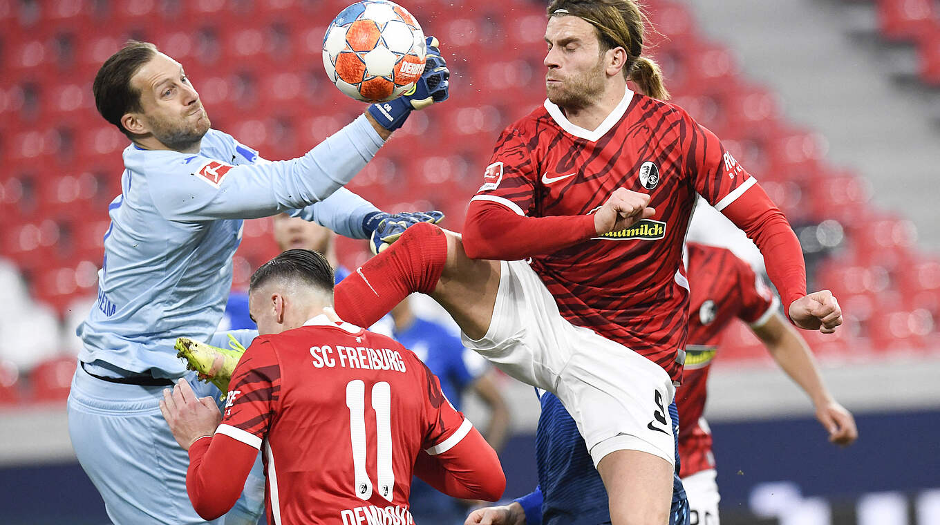 Baumann (l.) über das Pokalspiel gegen Freiburg: "Es wird vermutlich wieder knapp" © Getty Images