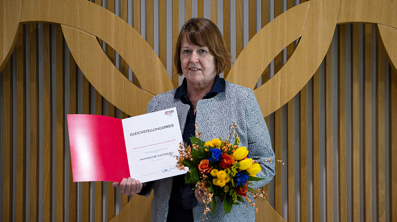Hannelore Ratzeburg: "Dieser Preis ist Anerkennung und Aufforderung zugleich" © Thomas Boecker/ DFB