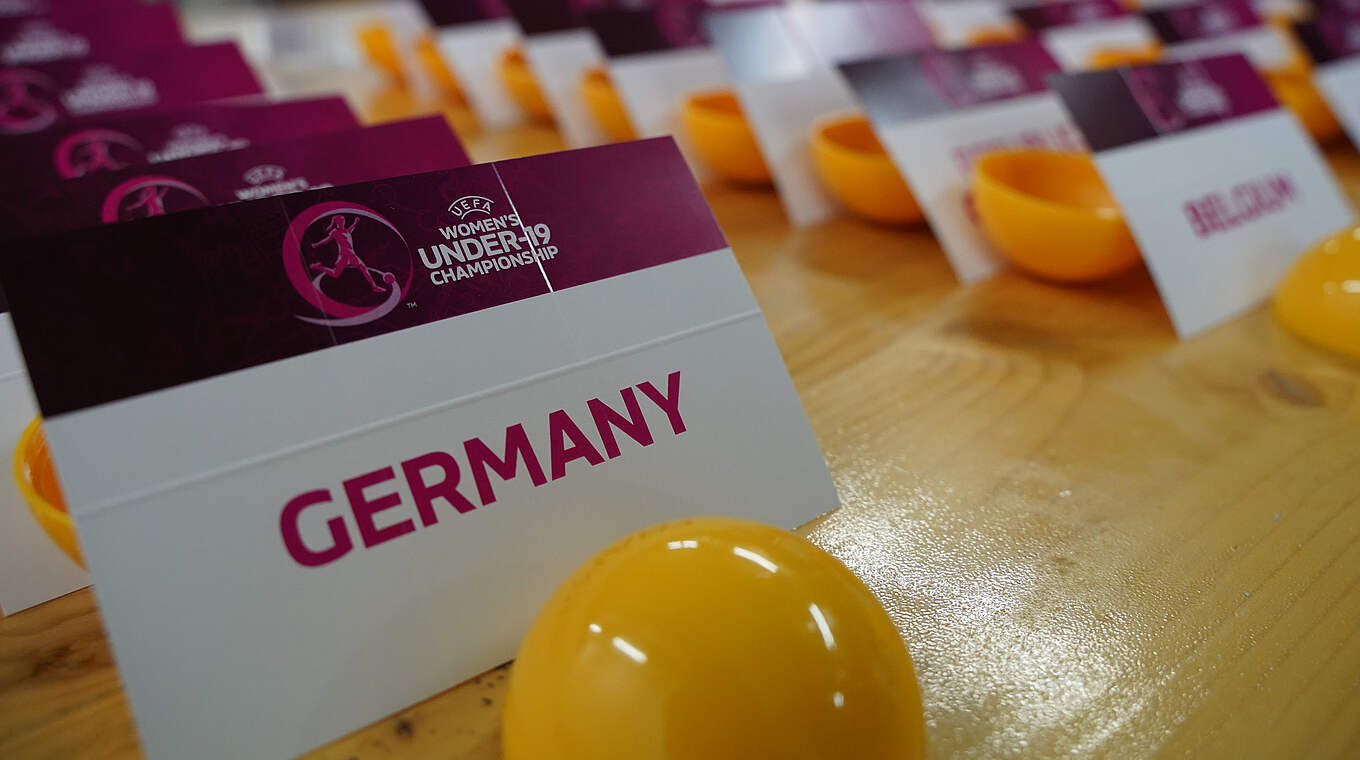 Auslosung in Nyon: Die deutschen U 19-Frauen treffen unter anderem auf Österreich © Nemanja Basevic/UEFA/Getty Images