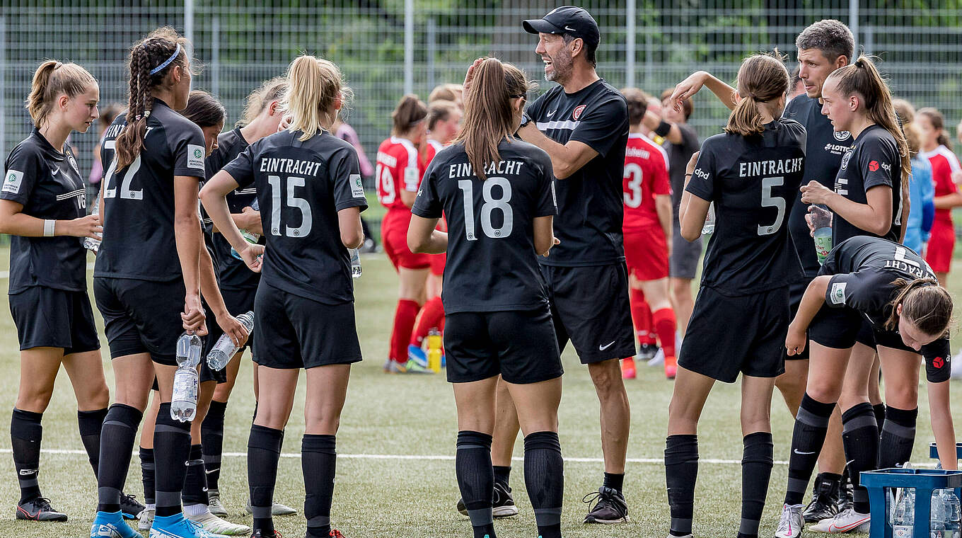 Eintracht-Coach Schmidt: "Unser Ziel ist es, das Finale zu erreichen" © Imago