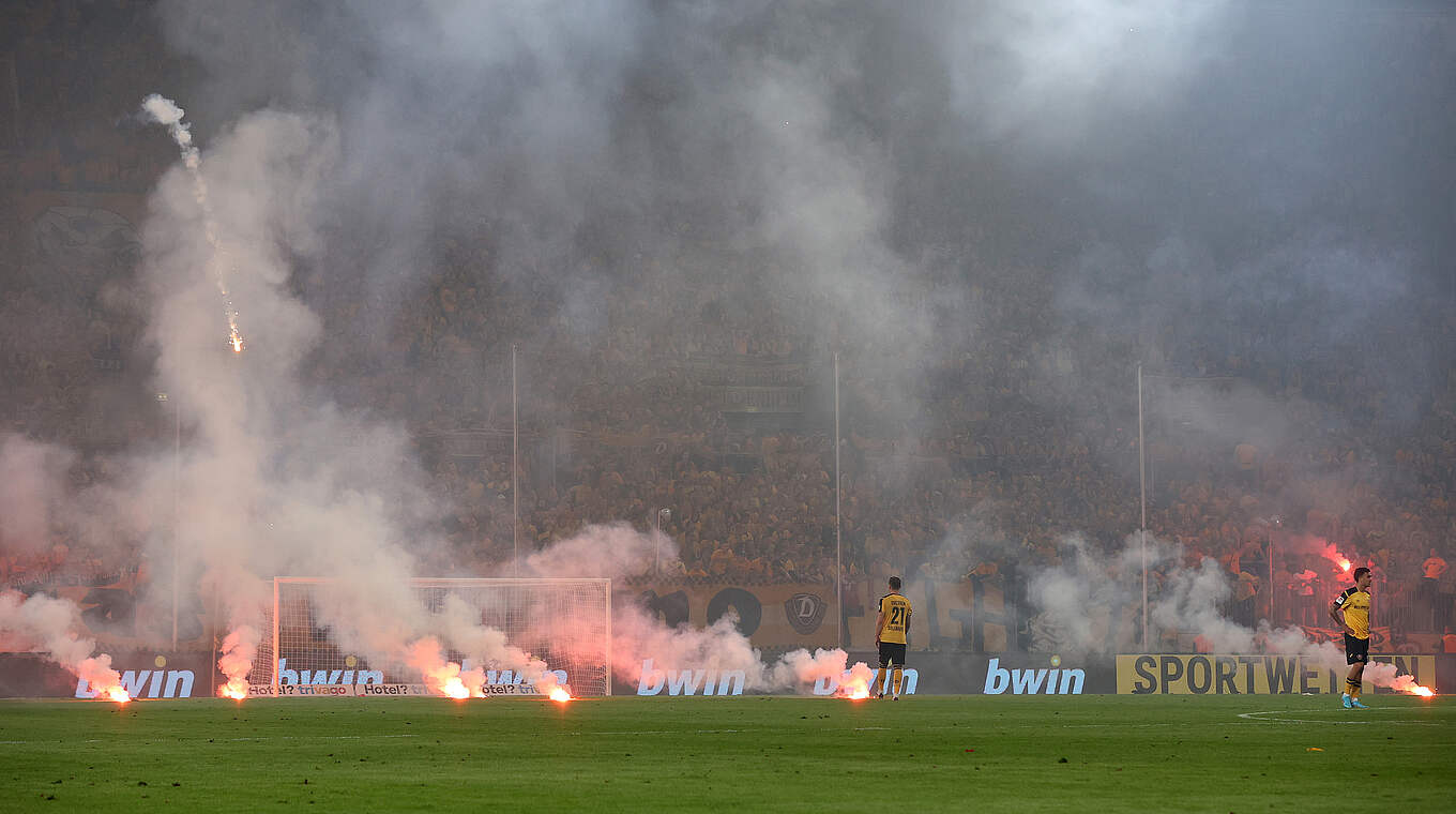 Wegen mehrerer Ausschreitungen: Insgesamt 300.000 Euro Strafe für Dynamo Dresden © Getty Images