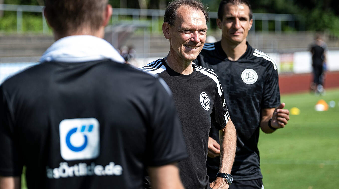 Meyer: "3. Liga bedeutet den Einstieg in den professionellen Schiedsrichter-Bereich" © Thomas Böcker/DFB