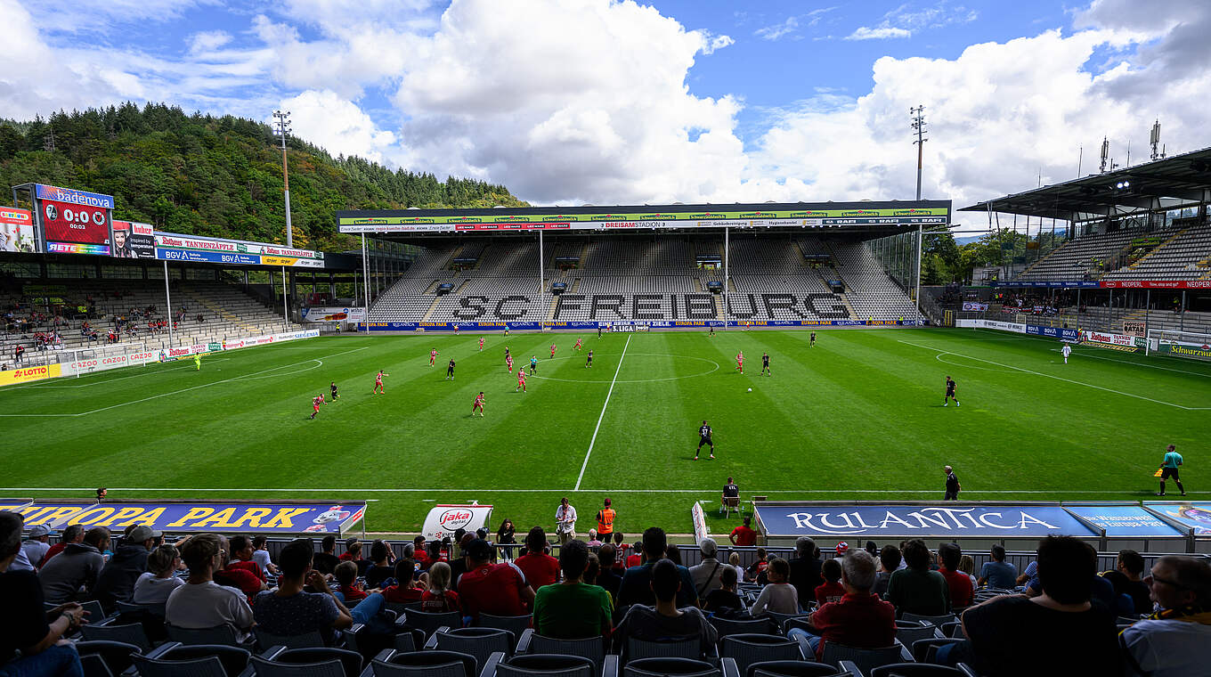 Pitch of the year: Der Rasen im Dreisamstadion war der beste der letzten Saison © GettyImages
