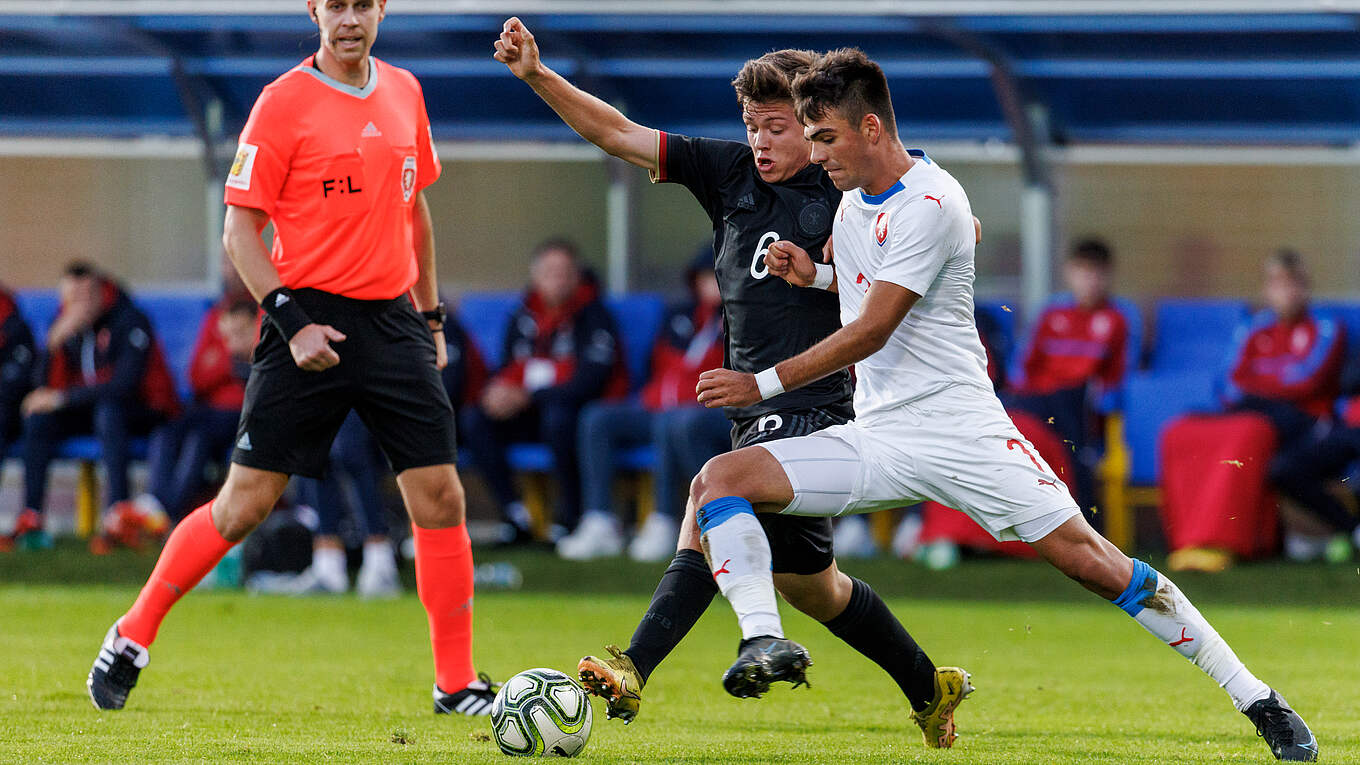 40 gegen Tschechien U 18 startet mit Sieg ins Turnier DFB