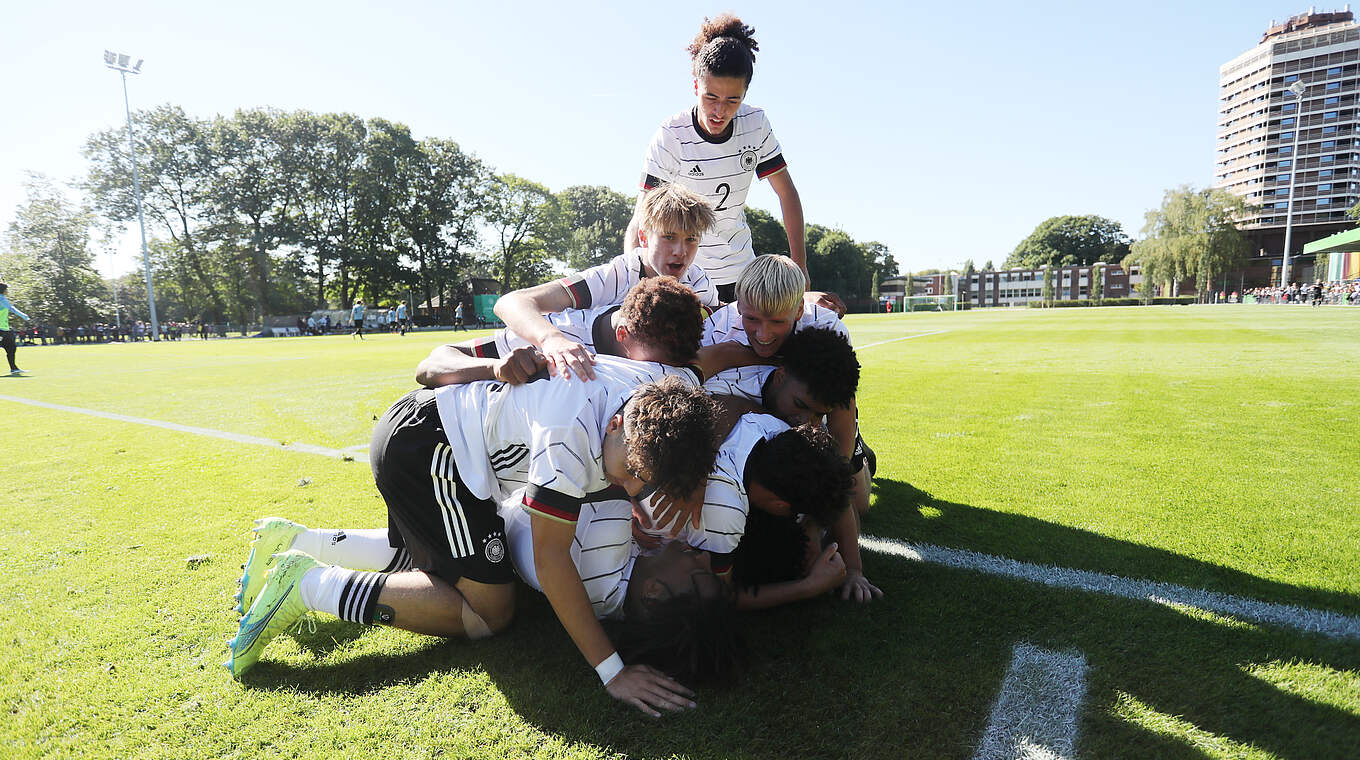 U 17 unterliegt Uruguay DFB Deutscher FußballBund e.V.
