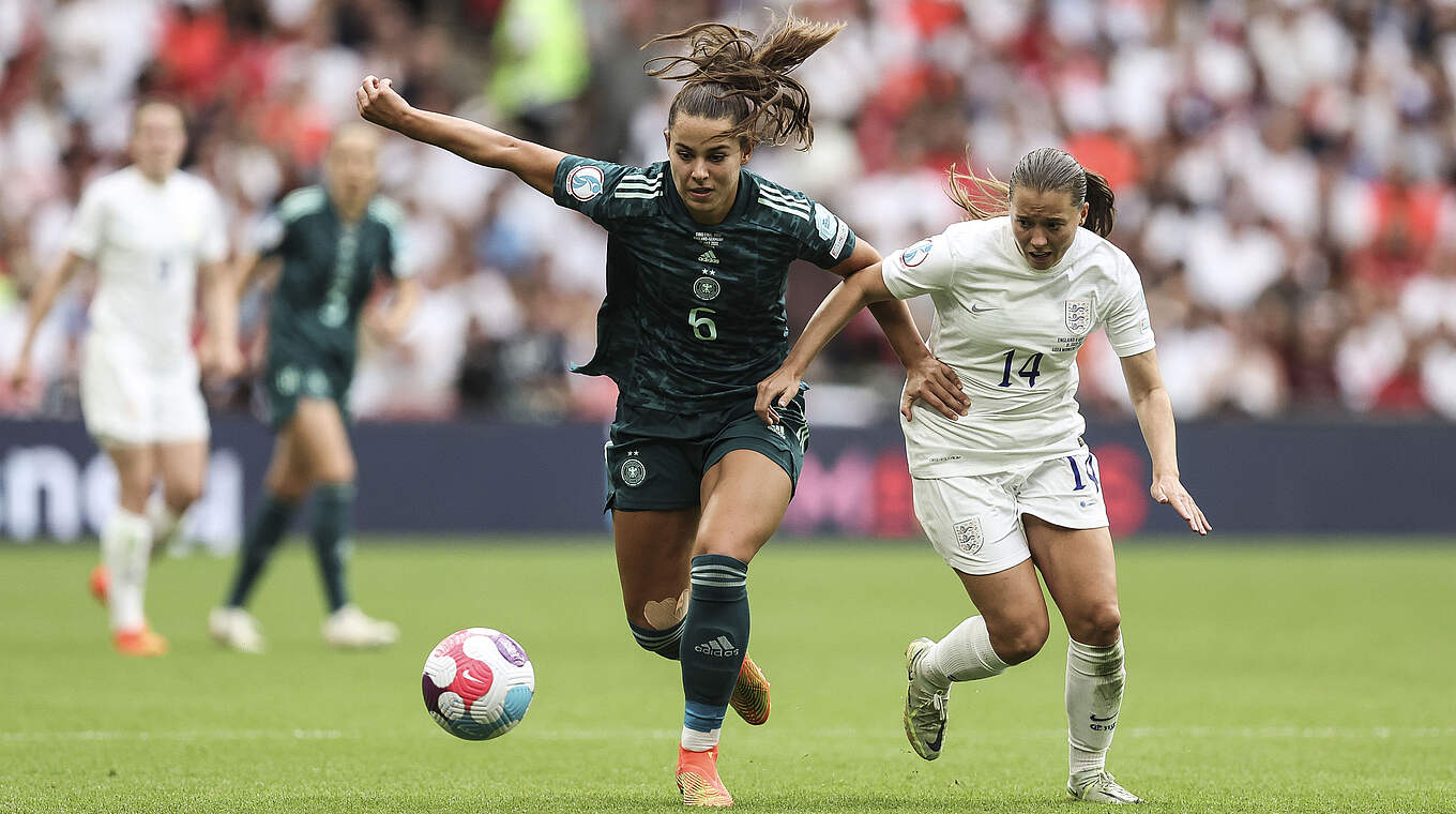Unter den vier besten Spielerinnen: Nationalspielerin Lena Oberdorf (l.) © DFB/Maja Hitij/Getty Images