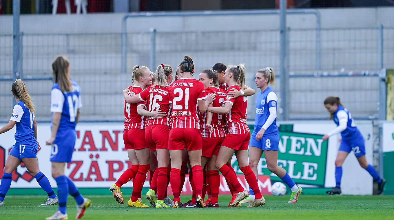 Der SC Freiburg ist eine Runde weiter: Janina Minge schießt den SC zum Sieg © Imago