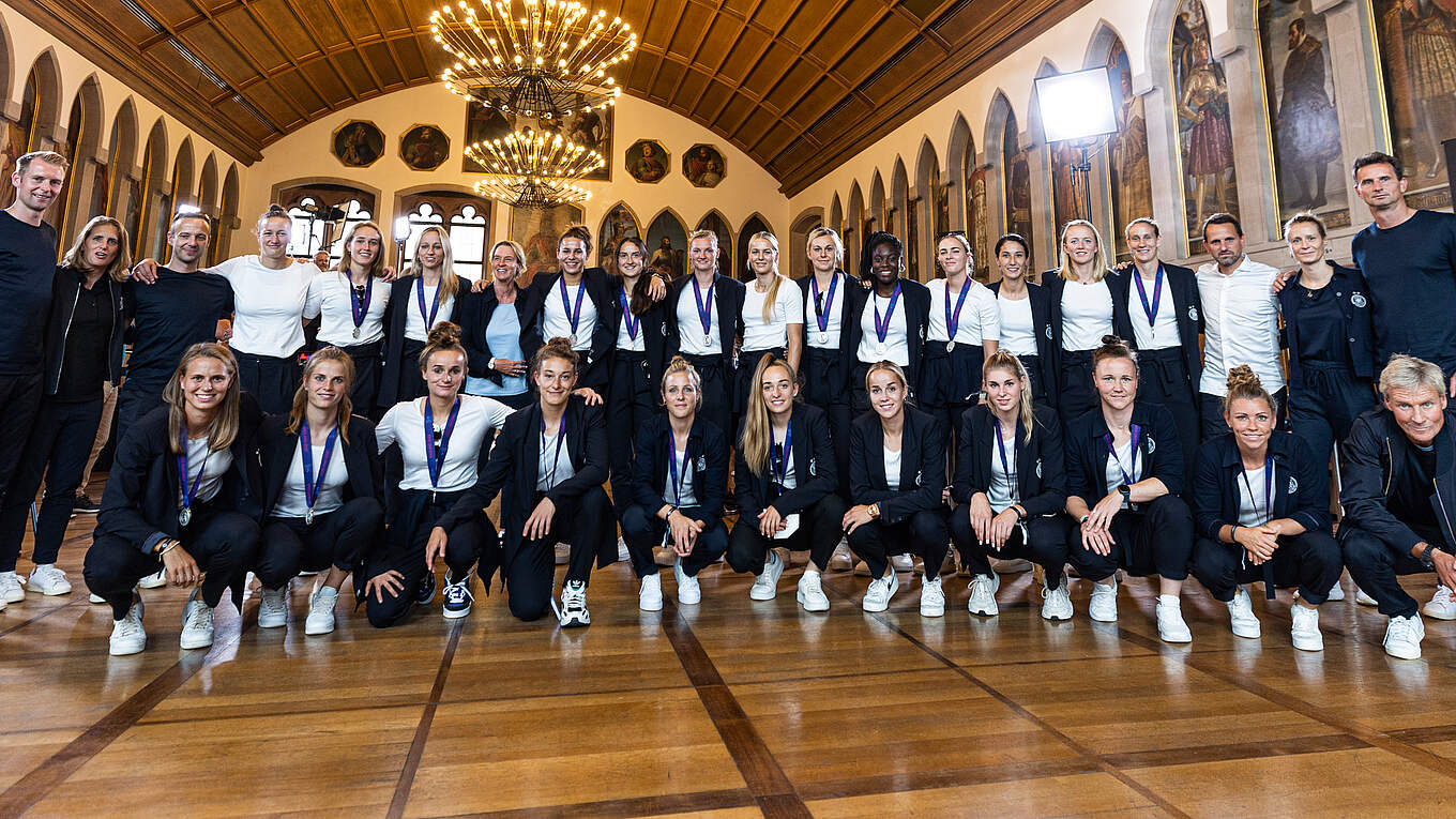 mannschaft-des-jahres-dfb-frauen-belegen-platz-drei-dfb