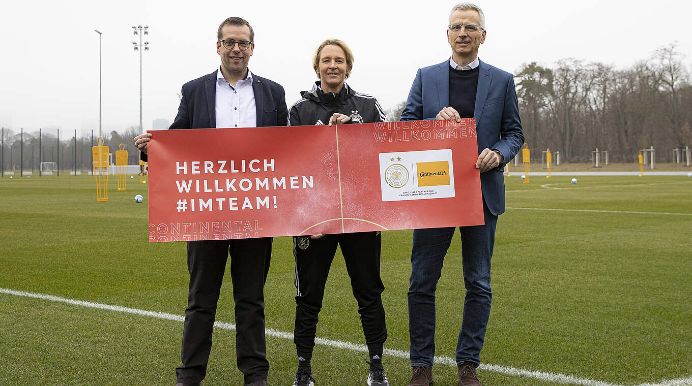 Begrüßt Continental als neuen Partner der DFB-Frauen: Bundestrainerin Voss-Tecklenburg © DFB
