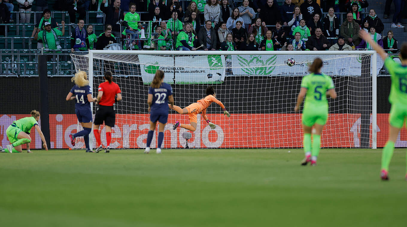 Bringt Wolfsburg per Traumtor in Führung: Alexandra Popp © AFP/Getty Images