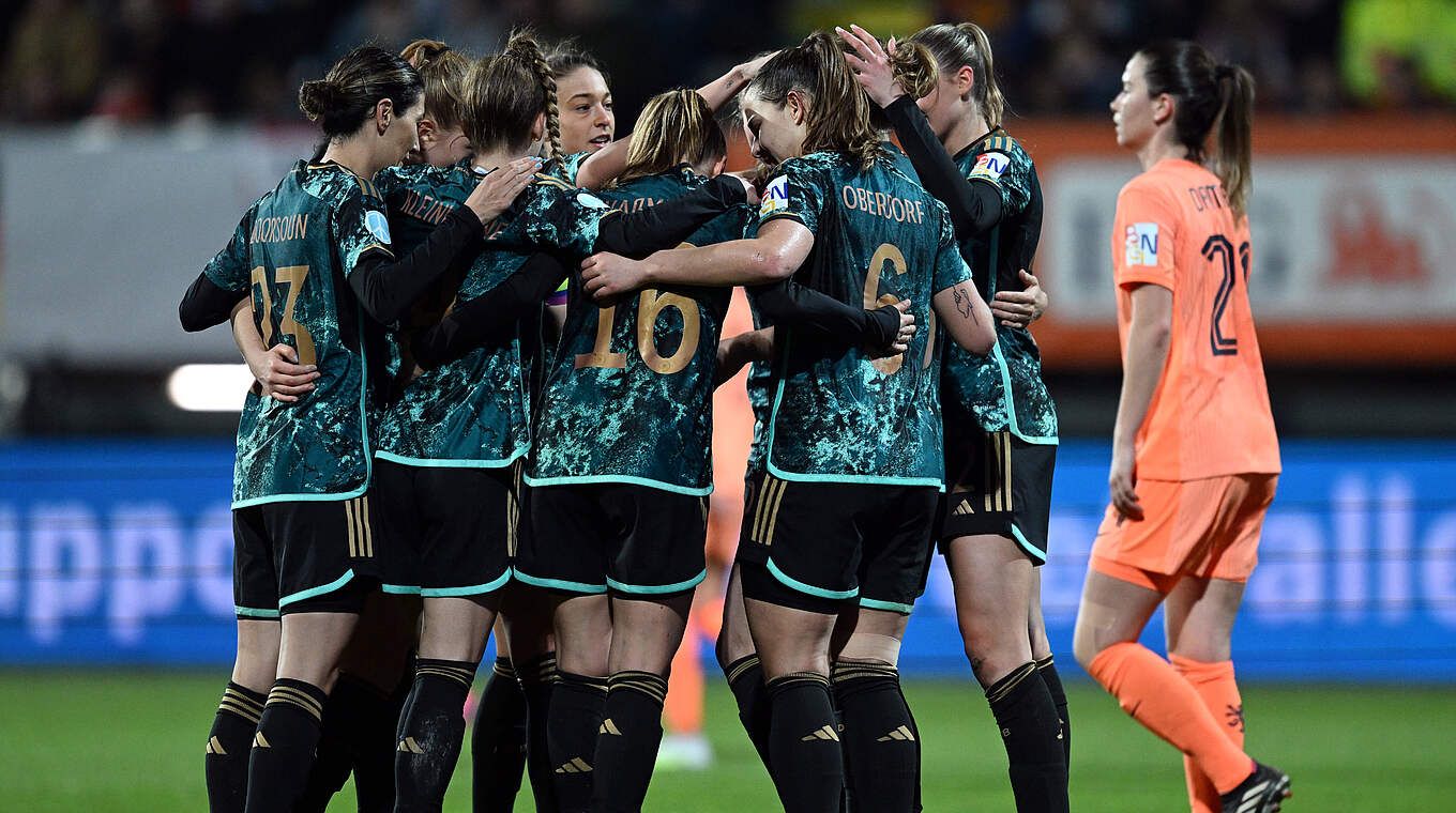 Jubel in den Niederlanden: Die DFB-Frauen gewinnen das Prestigeduell © Getty Images