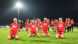 Finaleinzug perfekt: Freiburgs Spielerinnen jubeln © Getty Images