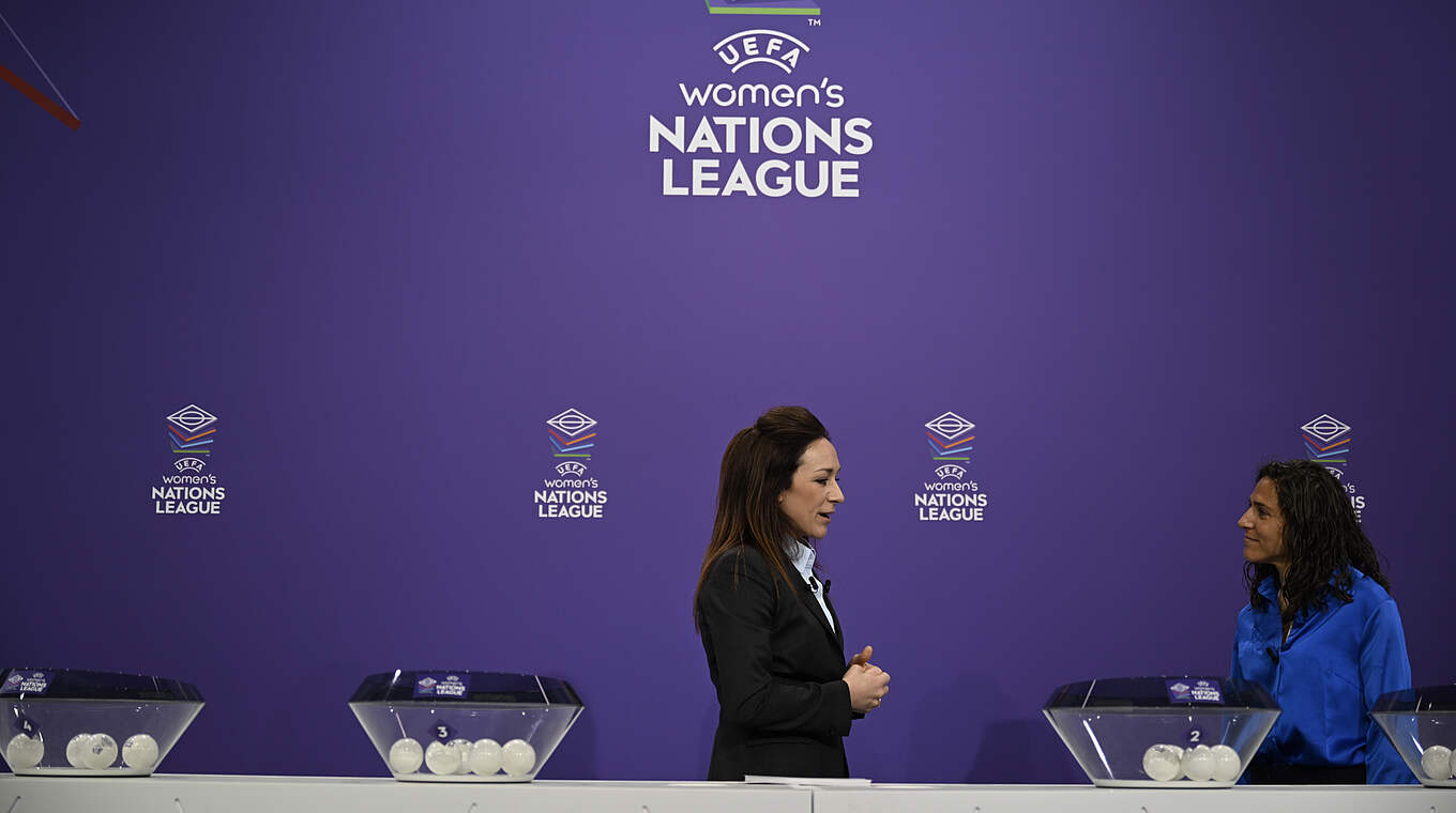 Auslosung der Women's Nations League: Nadine Kessler (l.) und Vero Boquete © Kristian Skeie - UEFA/UEFA via Getty Images