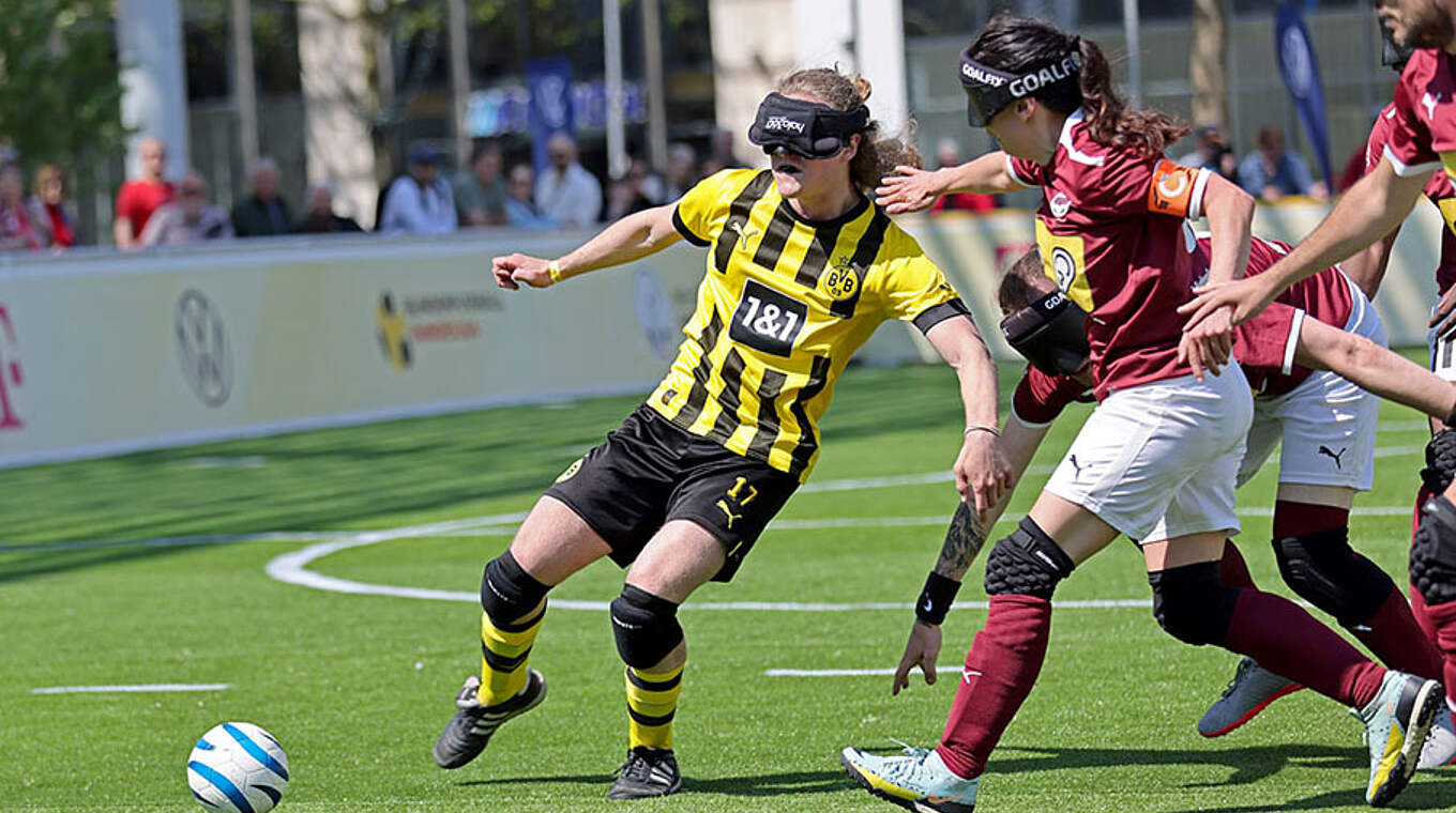 Umkämpftes Spiel: Borussia Dortmund gegen das Team aus Wien © Carsten Kobow