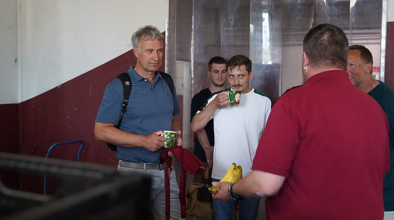 Stiftung der Nationalmannschaft unterstützt Tafel in Bremen :: DFB ...