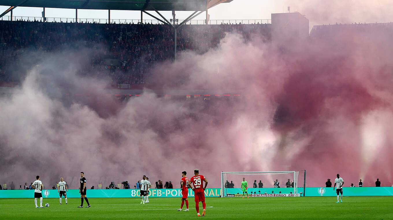Pyrotechnik beim Pokalendspiel: Geldstrafe für RB Leipzig © 2023 Getty Images