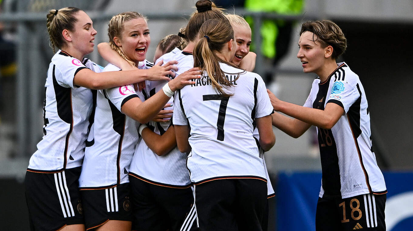 Jubeltraube: Dilara Acikgöz erzielt die 1:0-Führung für Deutschland © Sportsfile/UEFA via Getty Images