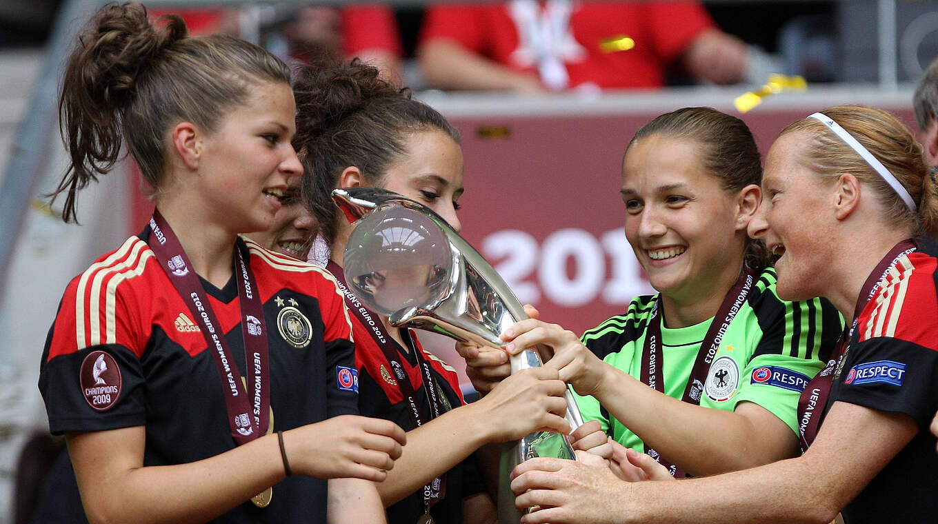 Europameisterin 2013 mit der Frauen-Nationalmannschaft: Melanie Leupolz (l.) © Getty Images